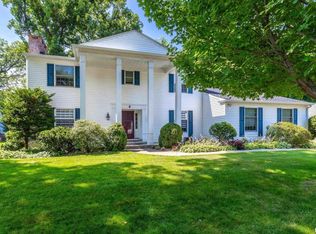 4 Wilderness Ct, Moline, IL 61265