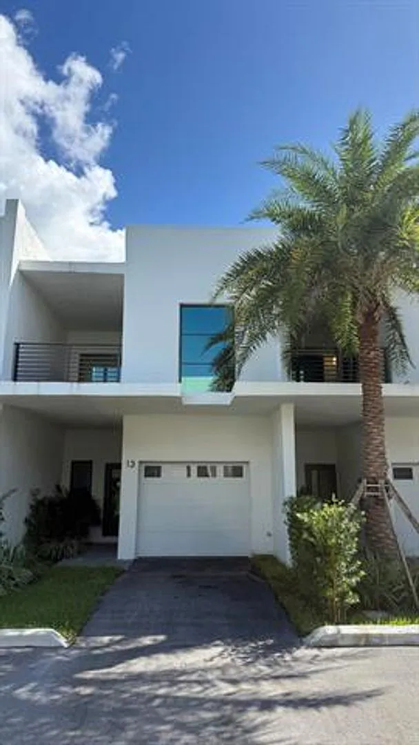 2526 Pierce St th 4, Hollywood, FL 33020 — Photo 3