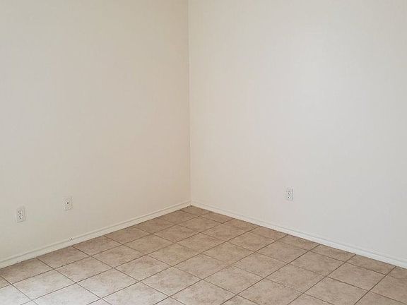3rd image of 1301 Katelyn Cir