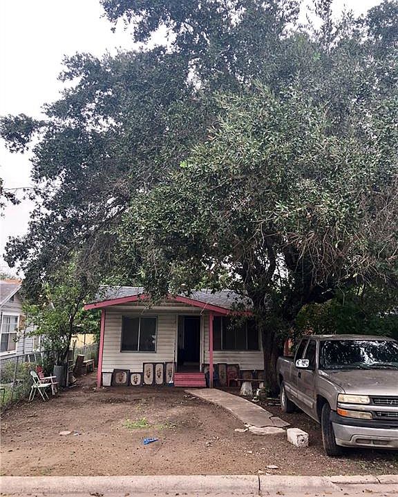 1st image of 215 E Wright Ave