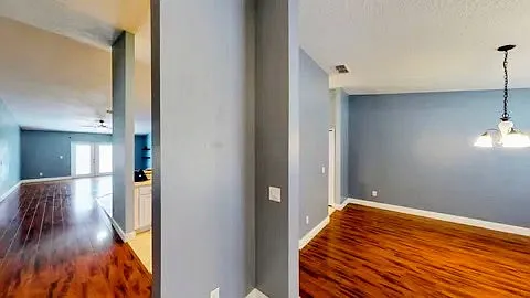 4 bed, 2487 sqft, $2,400 — Photo 2