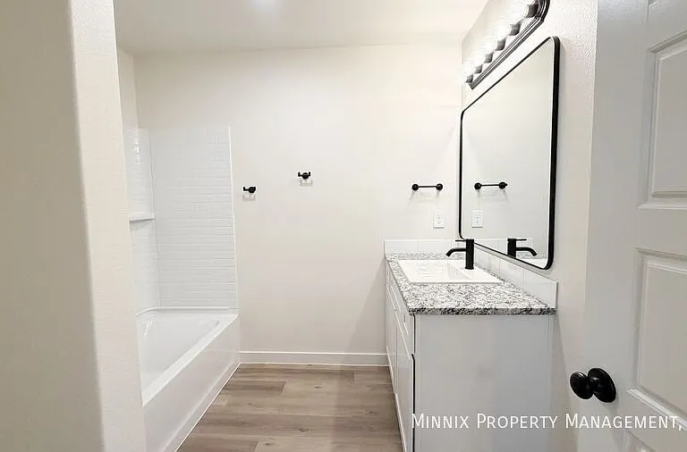 2161 Langford Ave — Photo 13