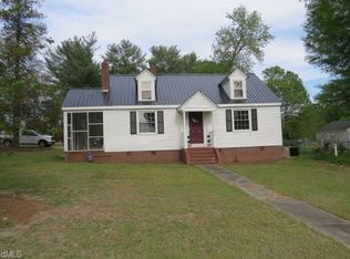 905 Main St, Walnut Cove, NC 27052