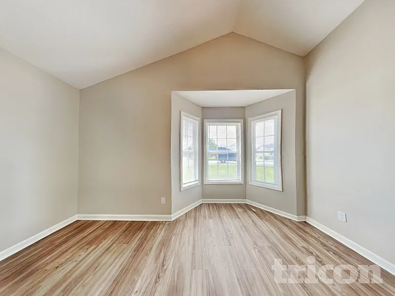 5169 Parkerwood Dr — Photo 7