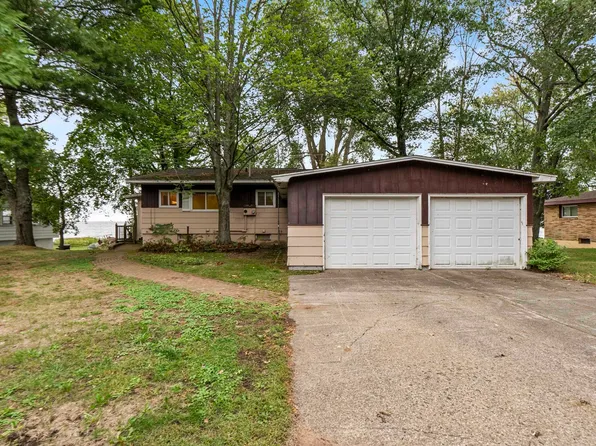N2564 Shore Dr, Marinette, WI 54143