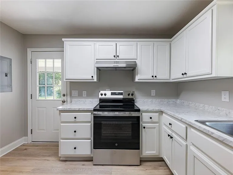 2862 Argyle Dr NW — Photo 7