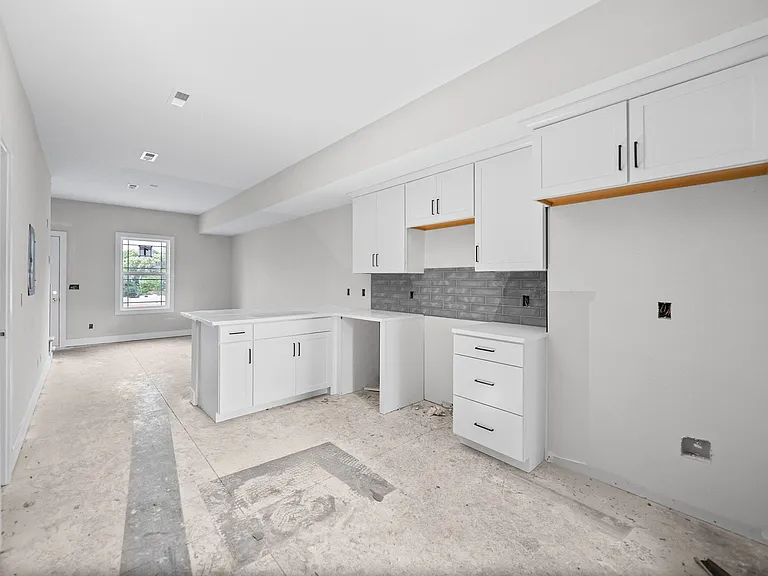 601 Mann Cir #1-5 — Photo 6