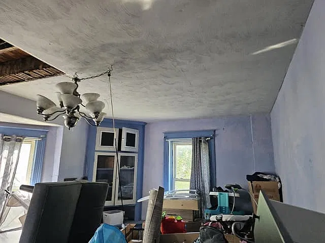 3 bed, 918 sqft, $885 — Photo 2
