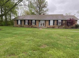 732 Walnut Hill Rd, Centralia, IL 62801