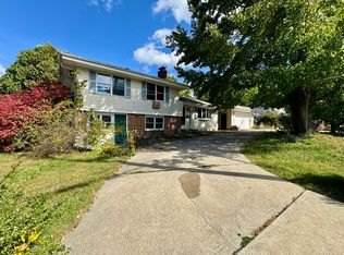 27 Sycamore Rd, Norwich, CT 06360