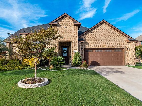 2nd image of 104 Blue Moon Dr