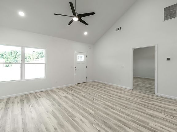 3rd image of 195 Kennedy Estates Rd
