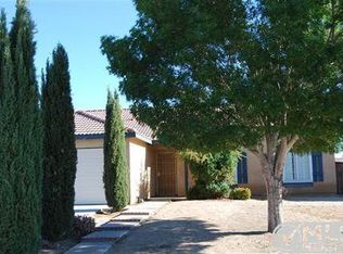 10736 Wakefield St E, Adelanto, CA 92301