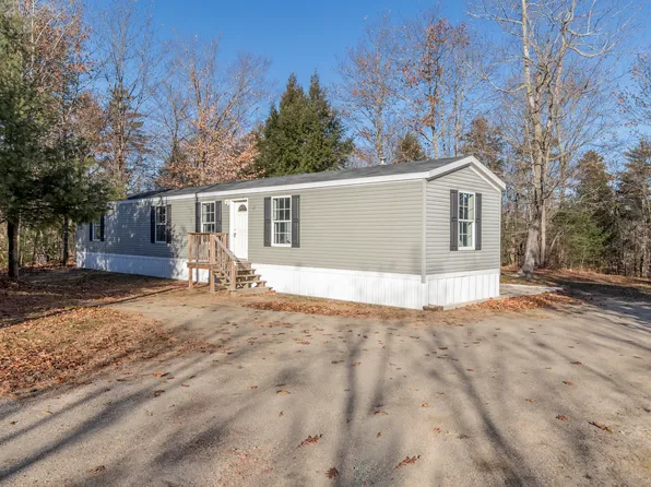 17 Frog Pond Lane, Turner, ME 04282