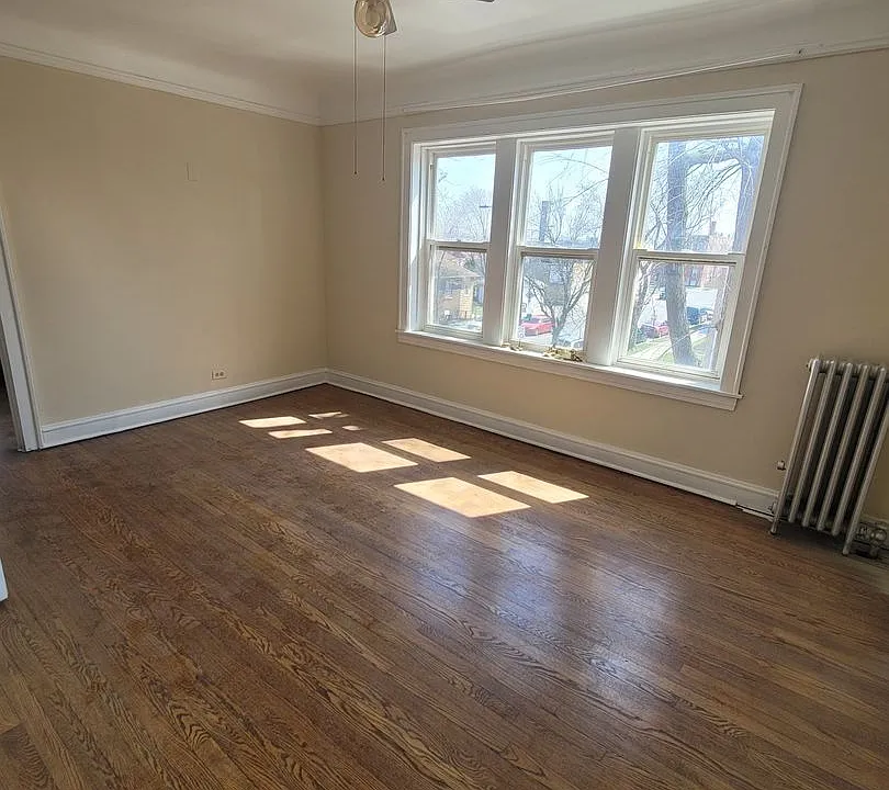 2900-04 N Laramie Avenue W George St #5200-06