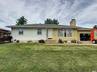 607 3rd St, Sherrard, IL 61281