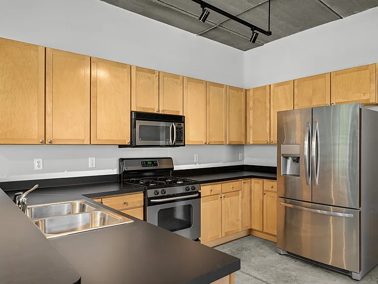 710 N 4th St #E213 — Photo 6