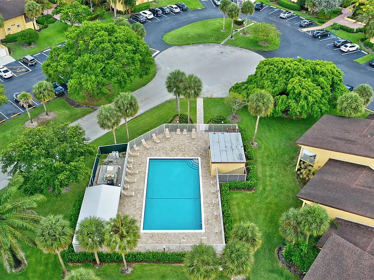 8760 Azalea Ct #203 — Photo 36