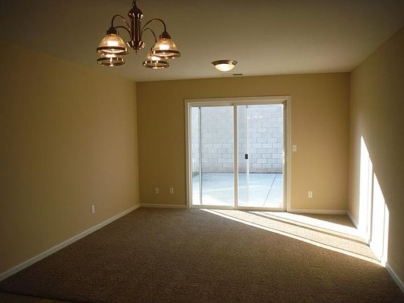 3rd image of 2302 N Heron Dr