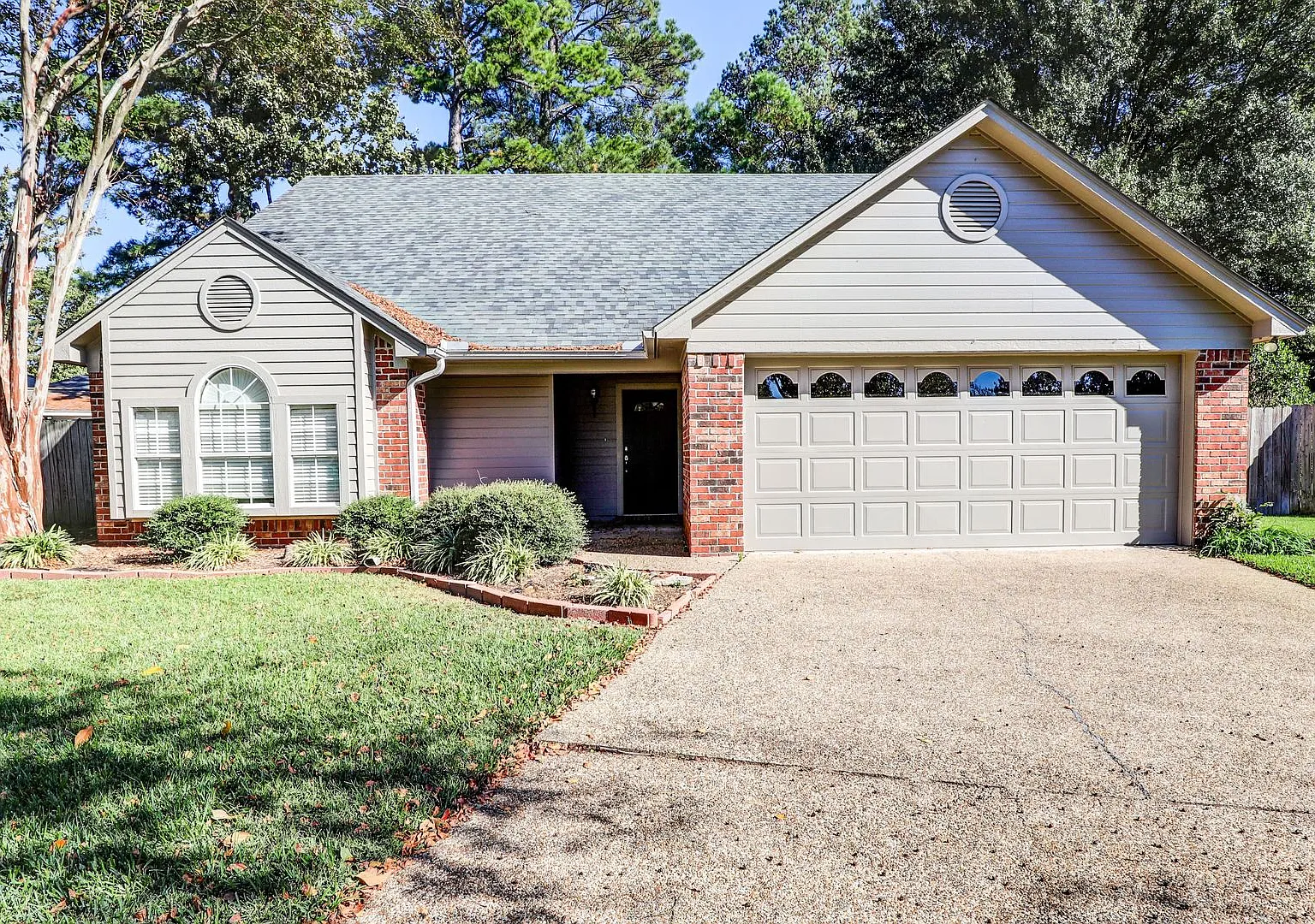Coming Soon! 3 Bedroom 2 Bathroom House In Pgisd! — Photo 1