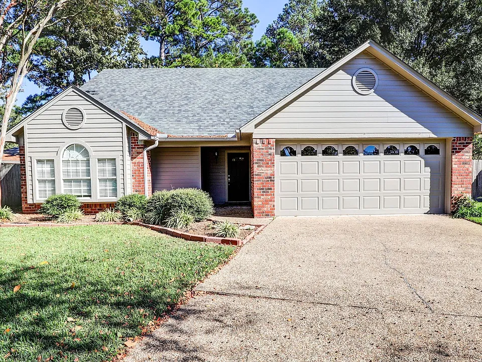 3001 Brittney Ln