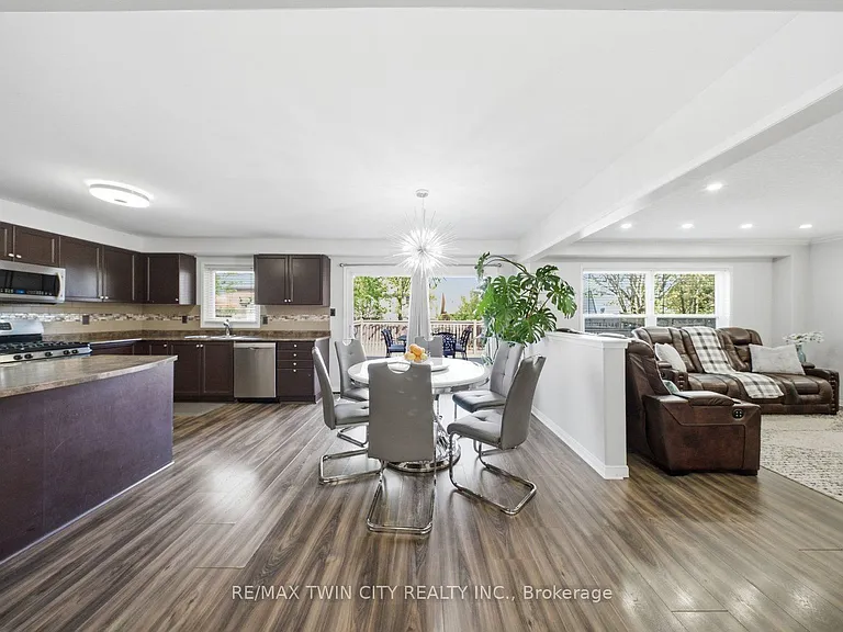 20 Webb Ave #UPPER — Photo 10