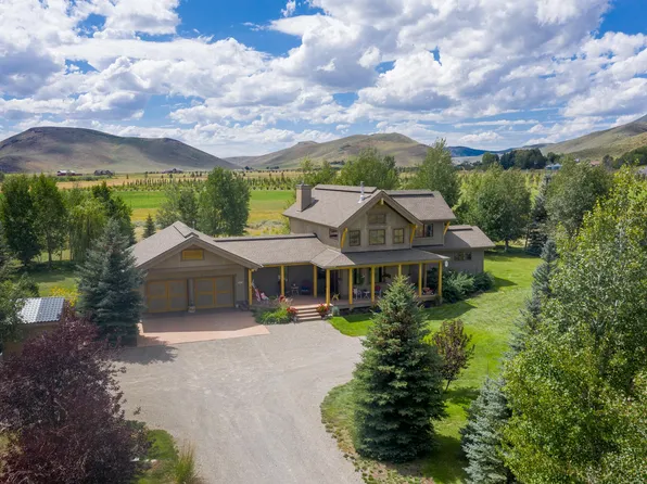 16 Willow Creek Ln, Hailey, ID 83333