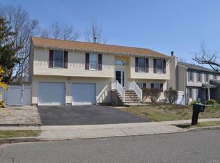 28 Beacon Dr, Barnegat, NJ 08005