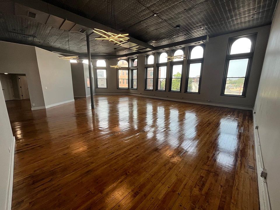 1st image of 1105 W Chicago Ave Suite 301