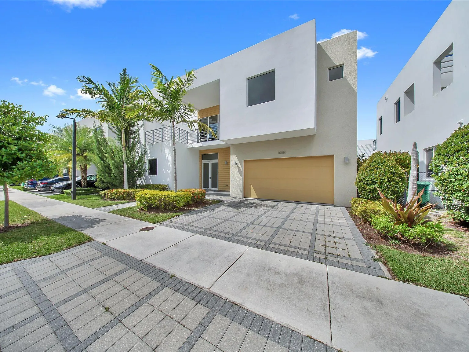 4 bed, 4.0 bath, 3624 sqft, $7,800 — Photo 3