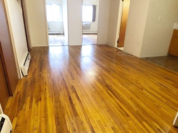 3rd image of 28-12 Astoria Blvd #R1