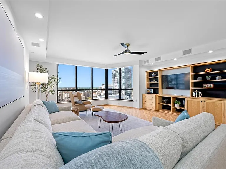 1 Beach Dr SE #2211 — Photo 11
