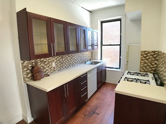 5th image of 294 7th Ave APT 2A
