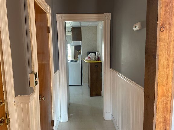5th image of 23 Fairfield St Unit 2