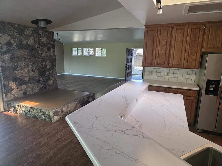 6584 Williams Hwy — Photo 9