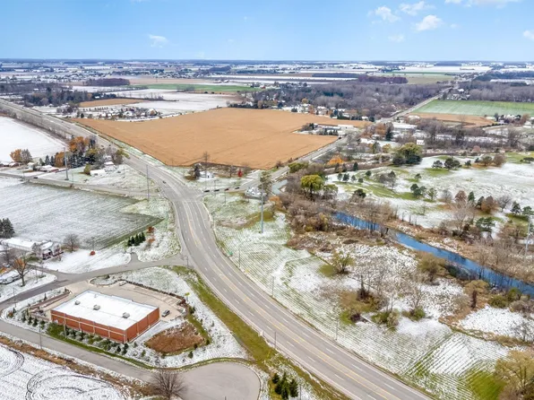 2507 Delta Rd, Bay City, MI 48706