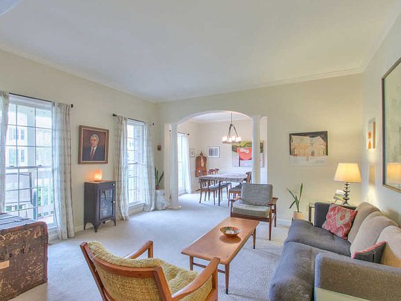 3rd image of 821 Shadowlawn Ct