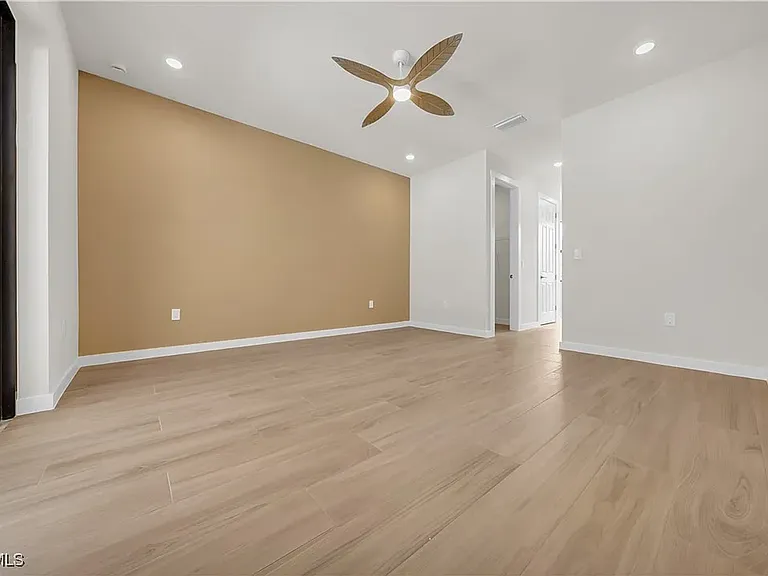 2719 2nd St NW — Photo 15