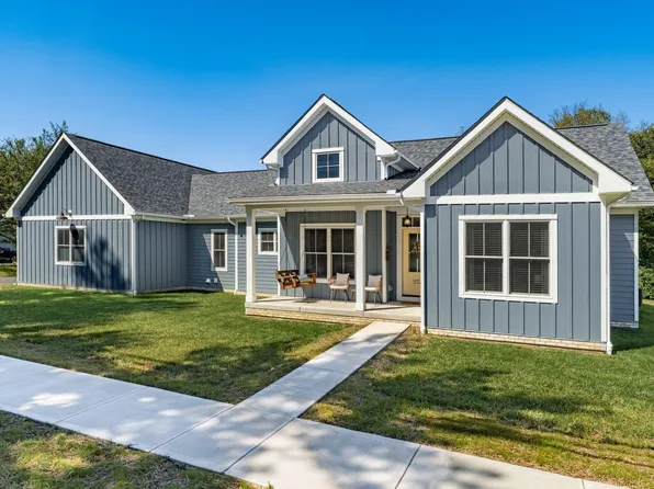 52 Clinton St, Canal Winchester, OH 43110