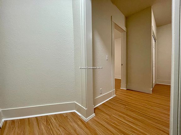 5th image of 3042 Sacramento St