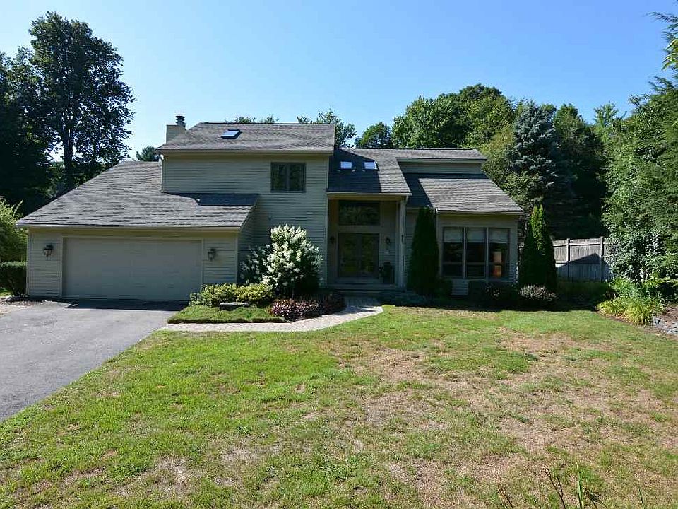 1st image of 24 Berkshire Dr W