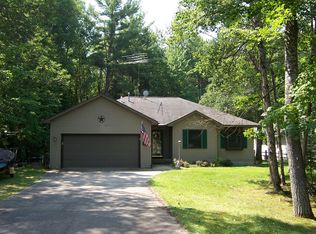 814 Deer Run Blvd, Prudenville, MI 48651