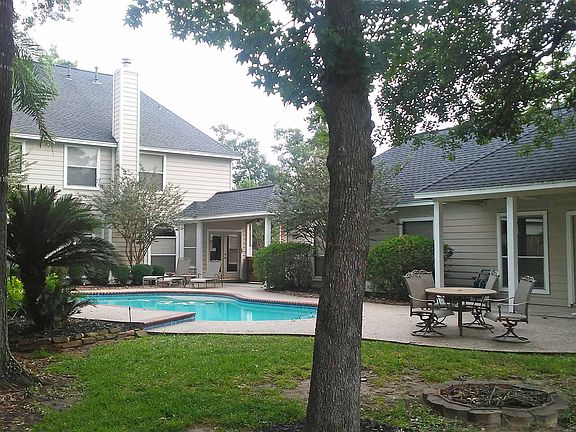 Pool Area & Guest Quarters