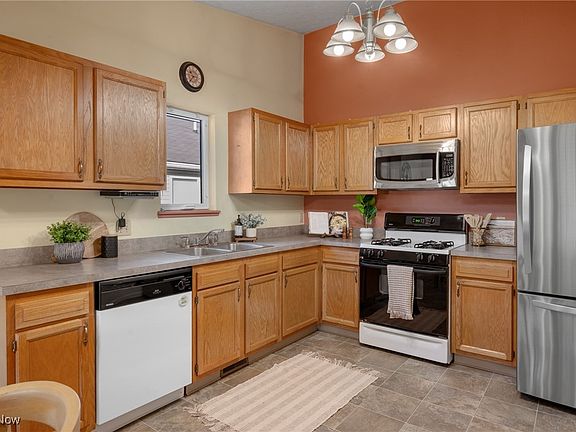 4th image of 2033 Maitland Ave