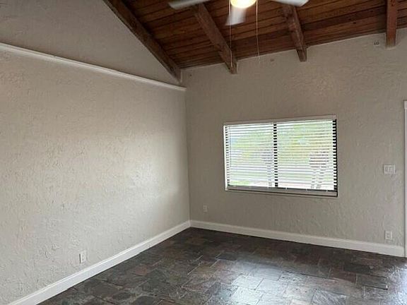 4th image of 103 NE 28th St
