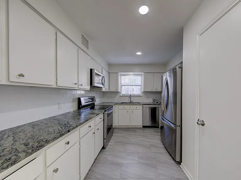 1914 Augusta Dr #25 — Photo 12