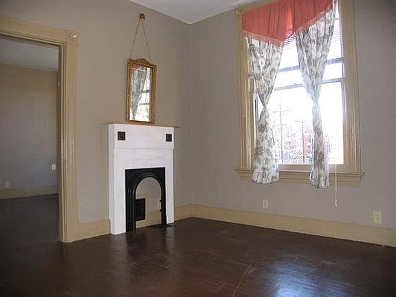 3rd image of 2550 Ingleside Ave #2