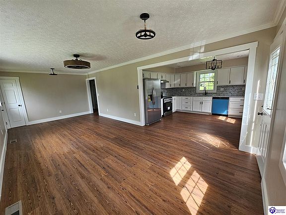 5th image of 106 Sunflower Dr