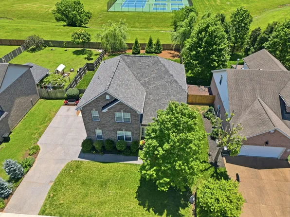107 Brant Ln, Hendersonville, TN 37075