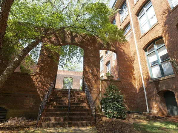 201 S Hoskins Rd APT 211, Charlotte, NC 28208